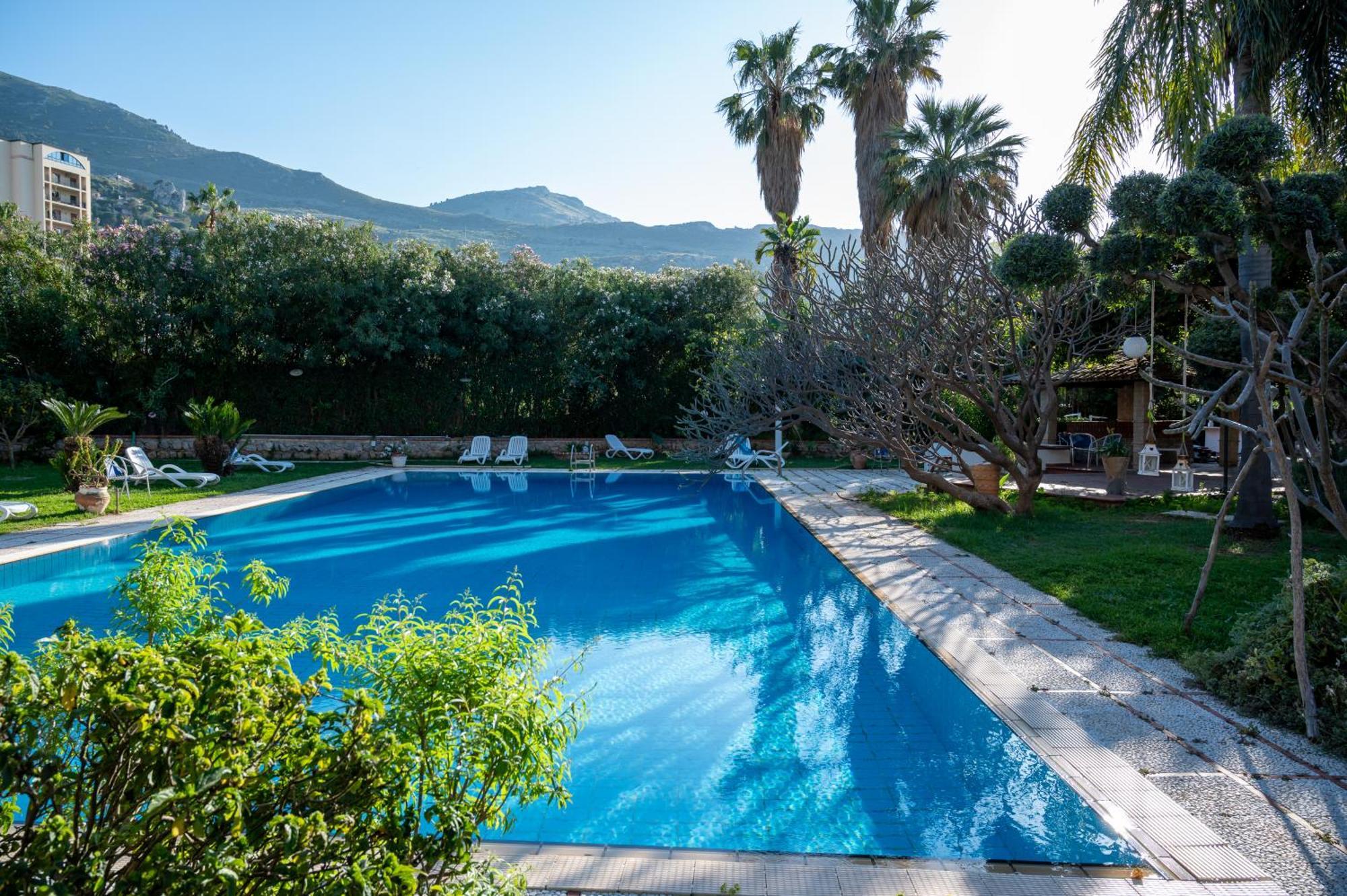 Villa Megna - Green Paradise B&B Palermo Exterior photo